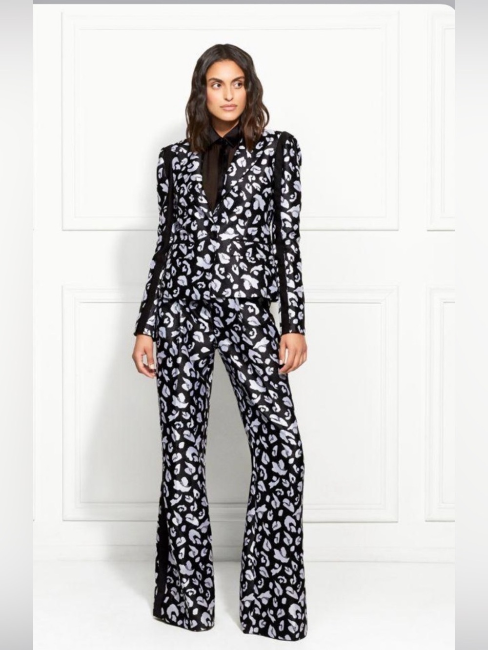 Rachel Zoe Cynthia Black & Silver Snow Leopard Jacquard Suit Size 6 NWT